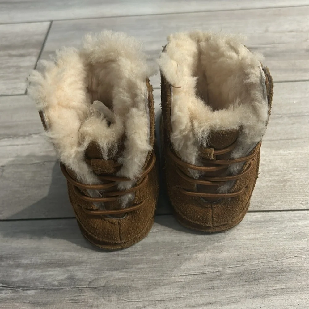 UGG BOO infant baby toddler Brown Shearling Baby Boots size medium